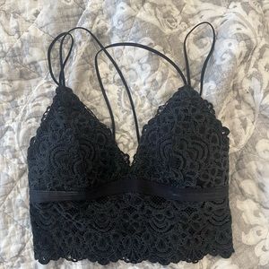 small hollister bralette\crop